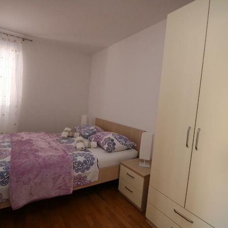 Apartman Mirica Solin Exteriör bild
