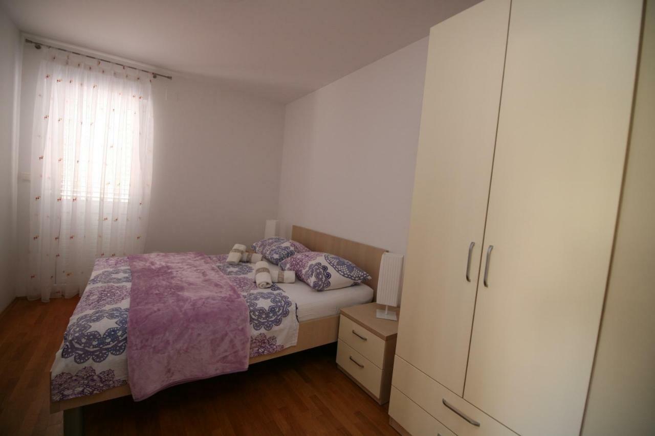 Apartman Mirica Solin Exteriör bild